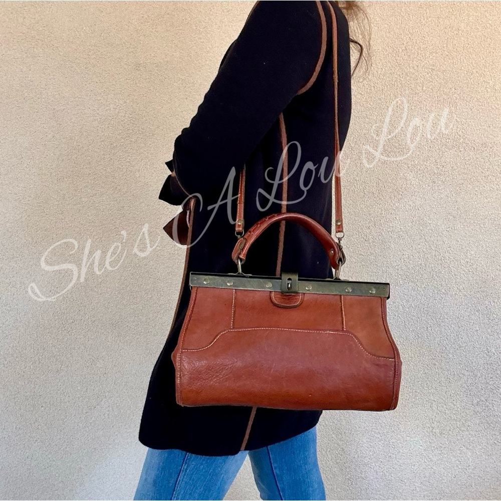 Vintage Vallotton Sion Leather Doctor Style Clamshell Bag made in Italy 🇮🇹